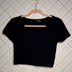 Fashion Nova Classic V Neck Black Crop Top Medium